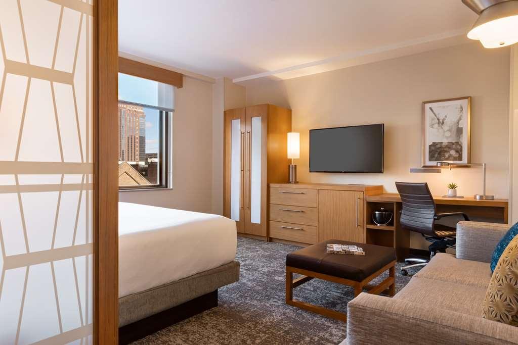 Hyatt Place Houston Downtown Room photo